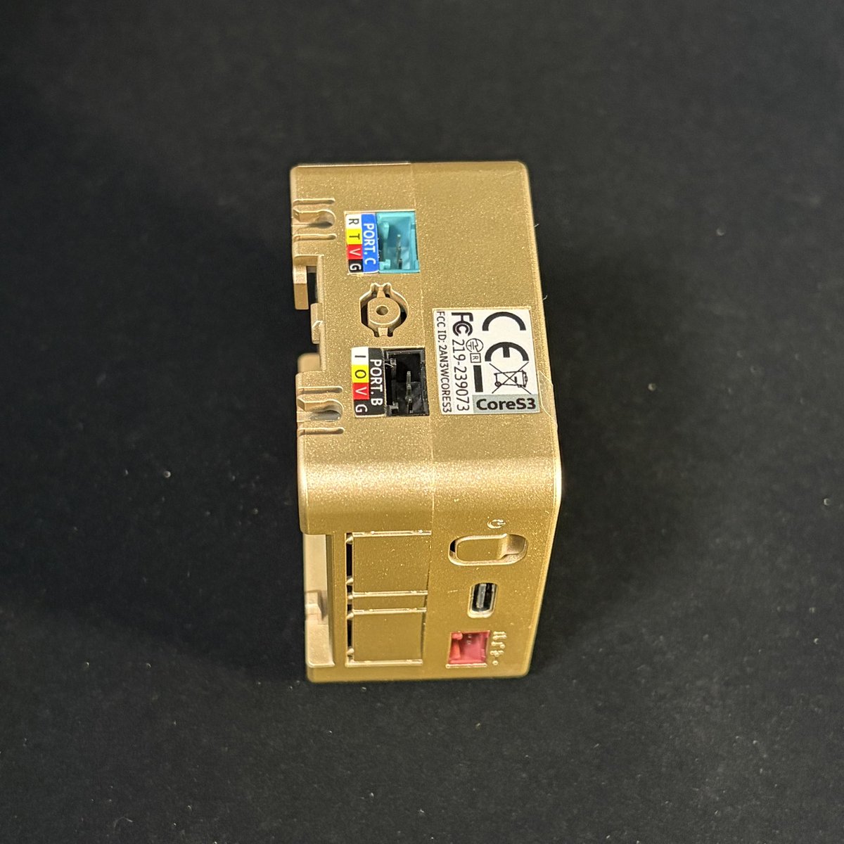 teamhackingpapa's tweet photo. OKAOで2nd prizeに選んでいただいた
M5Stack Innovation Contestの賞品である
M5StackのGOLD Editionが届きました！！

神々しい…！！

ありがとうございます！

#M5StackInnovationContest https://t.co/FY4Im5mms4