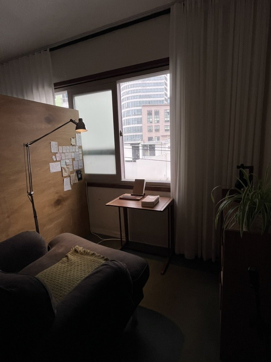 zhfkt1's tweet photo. 📍전포 열람실

1인 1공간 시간제 예약으로 방문할 수 있는 카페...✏️ 말 그대로 열람실 컨셉의 조용한 곳!
공유 일기장 구경하는 재미가 쏠쏠함
힘들었던 시기에 갔었는데 좋은 글을 많이 봐서 생각 정리에 많은 도움이 되었던 기억이🌀☕️ https://t.co/QKuVjOwG8W