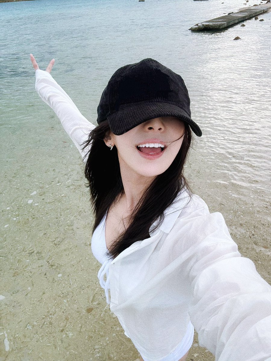 otoha_yasuda's tweet photo. 夏さいご楽しんだ🌺 https://t.co/NdUOs9F2DX