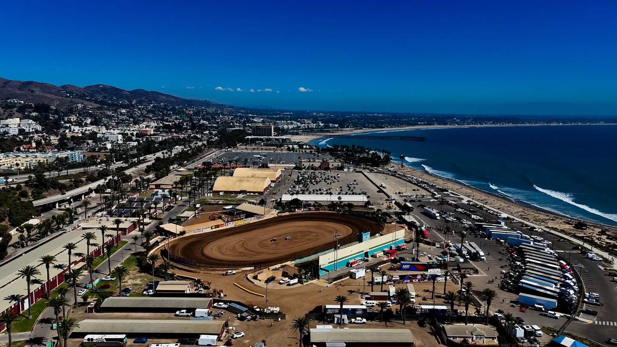 LiveLikeOutlaws's tweet photo. I’m finally at @ventura_raceway in Ventura California and it’s bad assery! 
#venturaraceway #worldofoutlaws https://t.co/ye5FWZlbzA