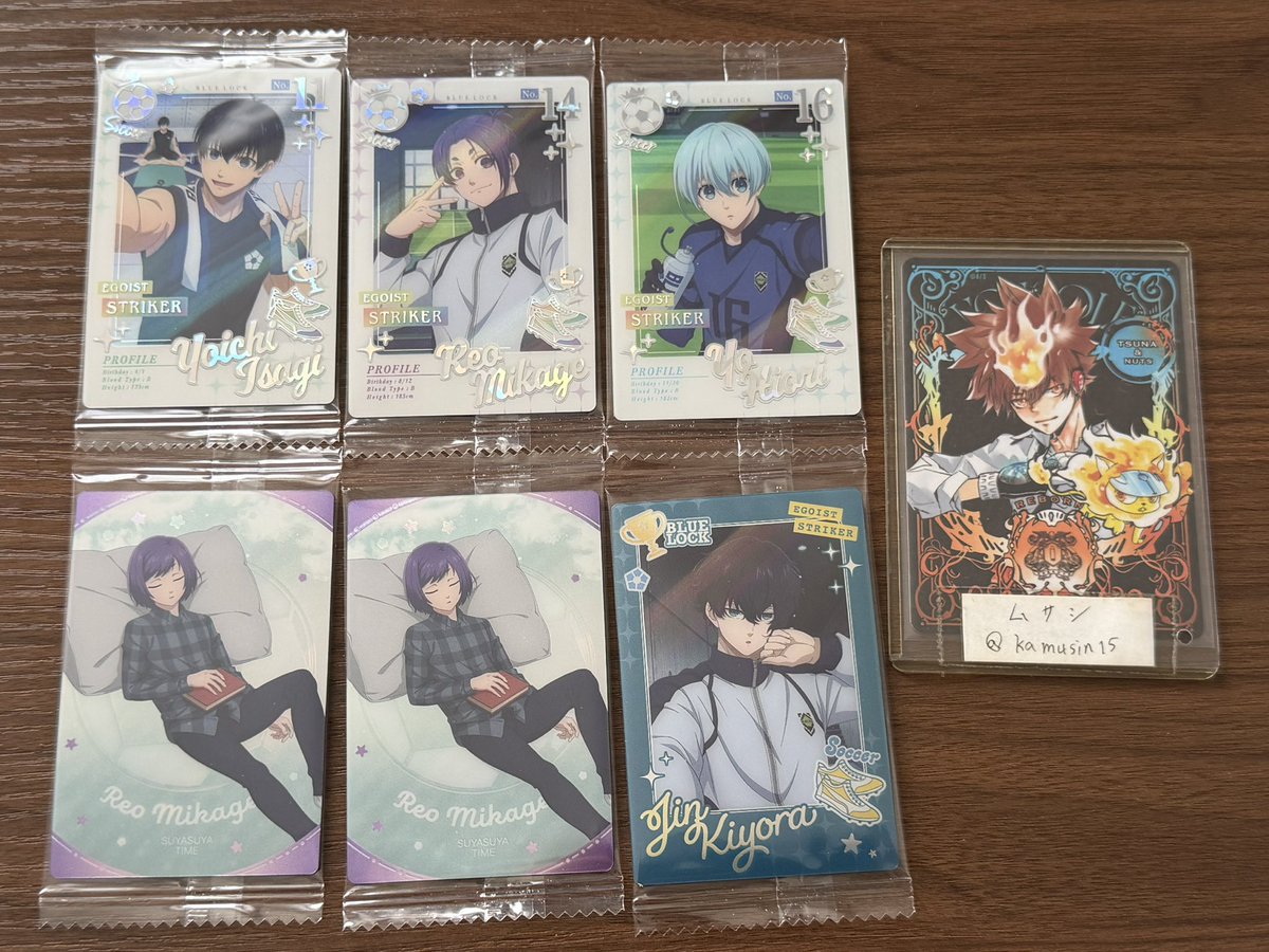 kamusin15's tweet photo. 【交換譲渡】ブルーロック　ブルロ　ウエハース 6
譲:画像参照
求:同異種黒名又は定価+送料
郵送のみ
・譲渡の場合1枚目は4枚目より倍数以上、2枚目は同数以上含めたお取引
・交換の場合1枚目は4枚目同数以上含めたお取引
・異種は単体絵柄のみ、値段異なるものは希望の比率を合わせてご提示ください https://t.co/PF8yEca6Yp