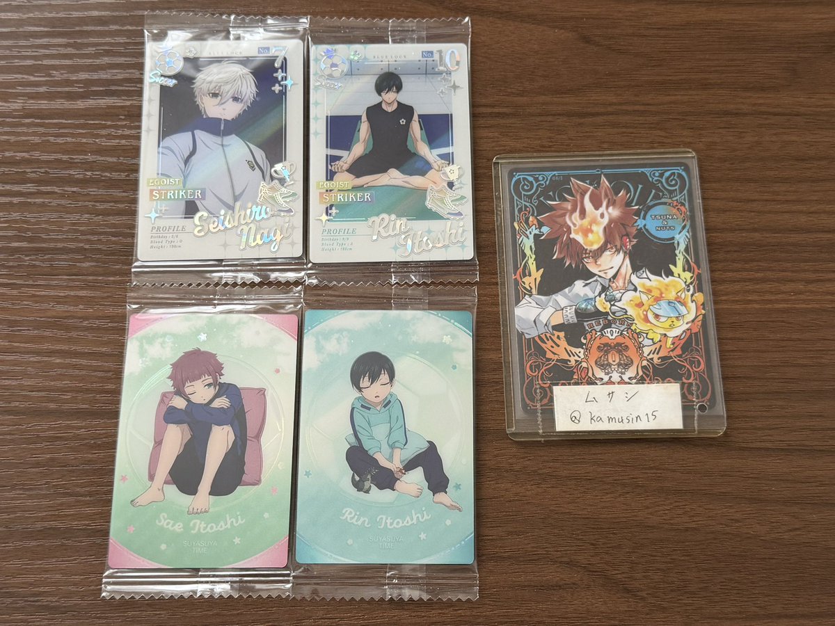 kamusin15's tweet photo. 【交換譲渡】ブルーロック　ブルロ　ウエハース 6
譲:画像参照
求:同異種黒名又は定価+送料
郵送のみ
・譲渡の場合1枚目は4枚目より倍数以上、2枚目は同数以上含めたお取引
・交換の場合1枚目は4枚目同数以上含めたお取引
・異種は単体絵柄のみ、値段異なるものは希望の比率を合わせてご提示ください https://t.co/PF8yEca6Yp