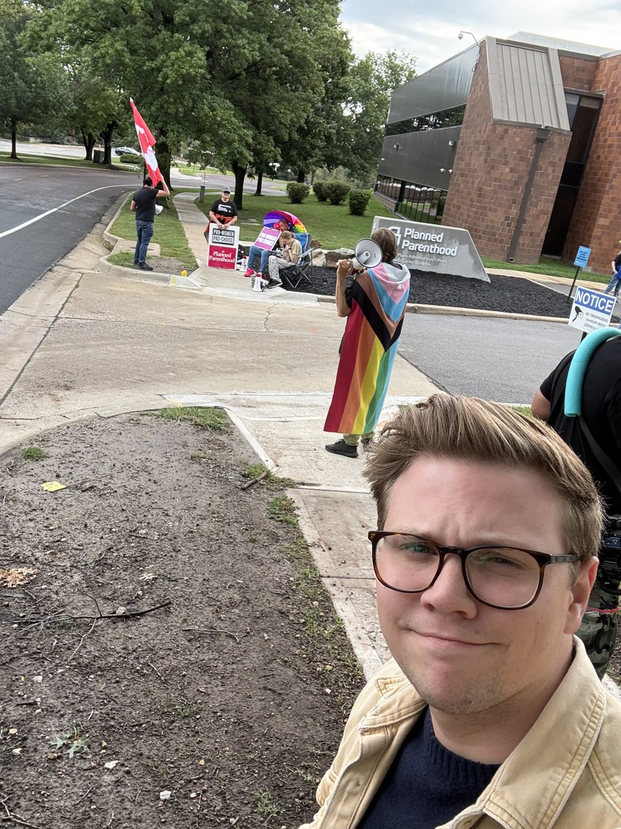 sfaku_'s tweet photo. Did the work of abolition today in Overland Park with @AIMKS_2411 

Abortion is child sacrifice.
So is IVF.
Christian, don’t be a hypocrite. https://t.co/Azpctin7V4