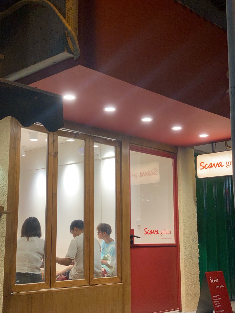 osion1500011's tweet photo. A cozy nook with a bowl of bran, a feeding trough, a small fund, and an empty corner waiting for warm vibes. https://t.co/YP3c4dOFPN