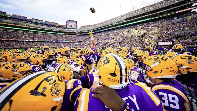 Geaux247's tweet photo. New: #LSU linebacker Whit Weeks exited Saturday night against Texas A&amp;M on crutches and in a walking boot. 

More: https://t.co/0Ly40I7JRp https://t.co/djmbxPqFsK