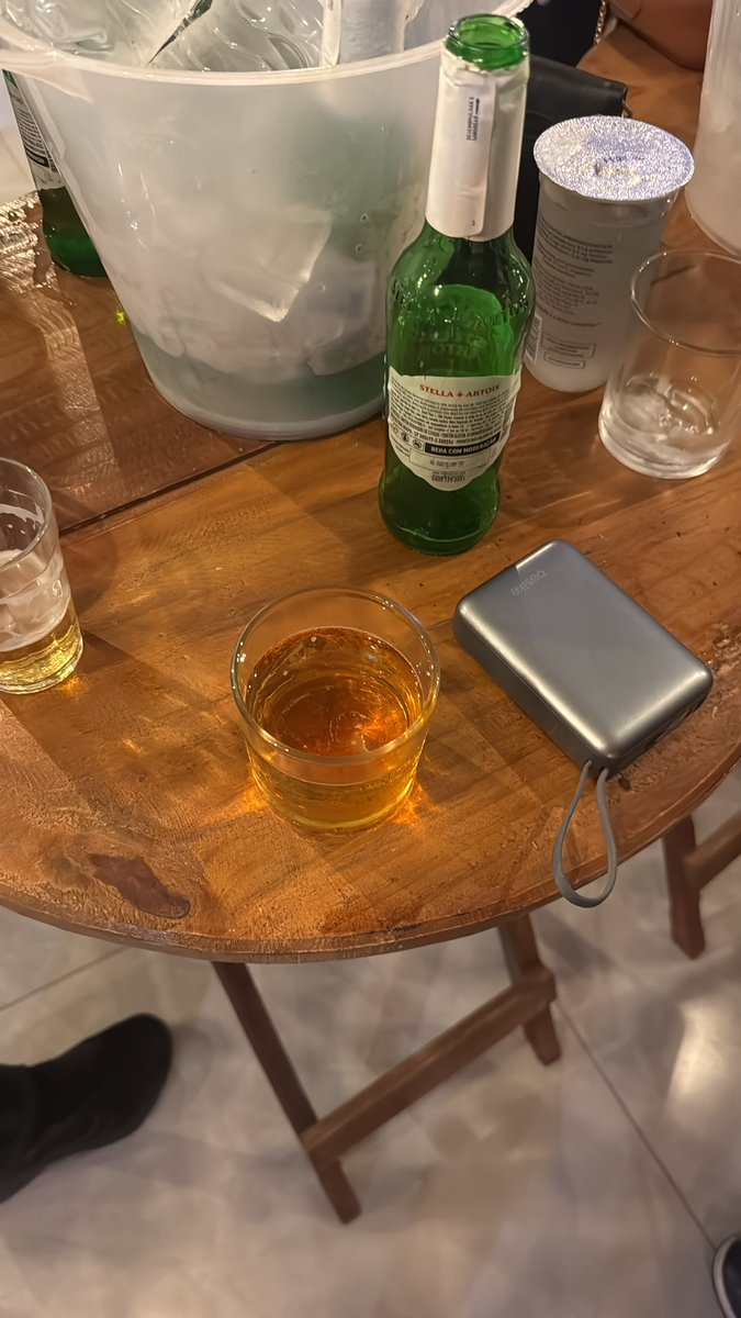 francaaaz's tweet photo. tomando uma em irece hoje eita diaxo ⚡️ https://t.co/l0eJpwbCEu