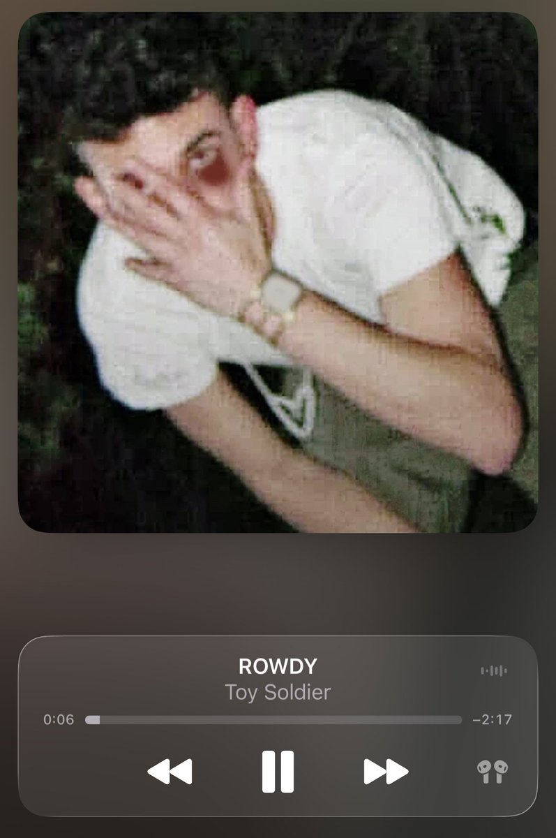 22FADEOUTZ22's tweet photo. shuffled my liked songs for the first time in maybe a year… yo😭 https://t.co/0SspHTa2Pe