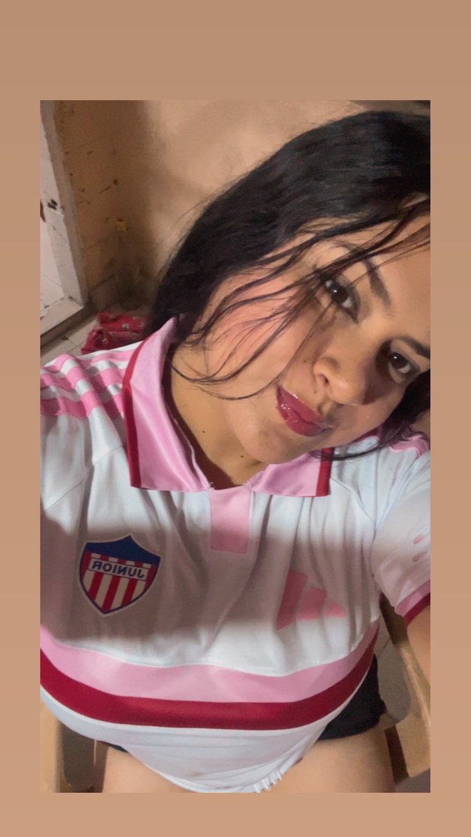 rositamtz27's tweet photo. 💋 https://t.co/pfU43A4oqX