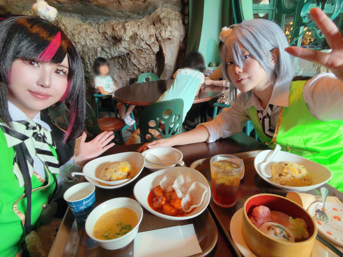 ruse029's tweet photo. 早めのお昼ご飯❣️
#Dハロ仮装2026
#Dハロツイステ https://t.co/1oVbdHwHep