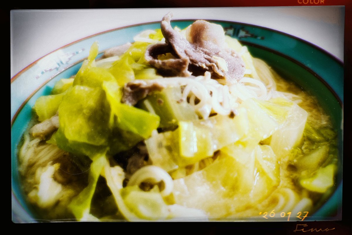 Minglin_linlin's tweet photo. のぎつね氏 たべる😋 https://t.co/7mD9aMnPZA