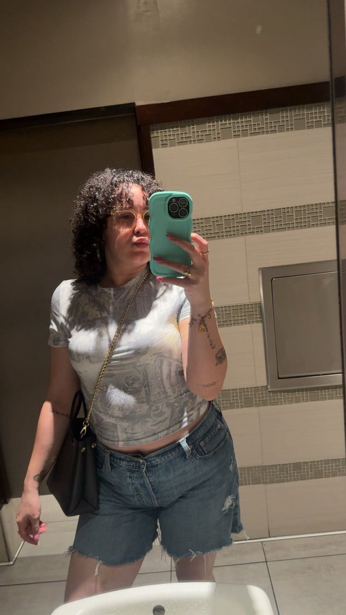 TheCurly_Queen's tweet photo. Saturday https://t.co/m2wKh5Gu7z