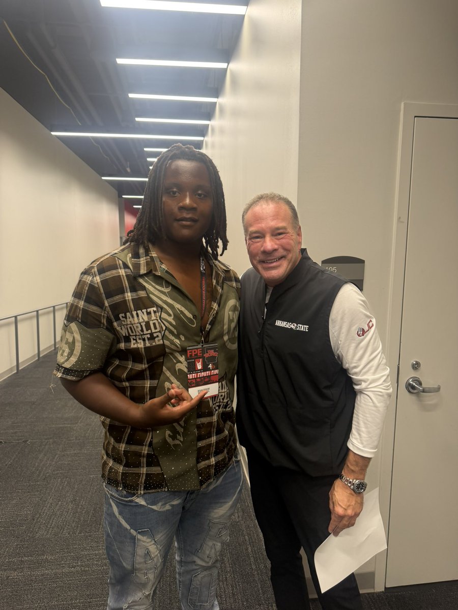 BracesonM55's tweet photo. After an unreal visit and an amazing talk with coach  @CoachRPittman I’m blessed to say I have received an offer from Arkansa state university!!🐺🐺
@zclark730 @dlawrence03 @masonguthrie @AStateNation @ArkSt_Recruits @247recruiting @DannyWest247 @searcyfb https://t.co/oRnqWOWh6z