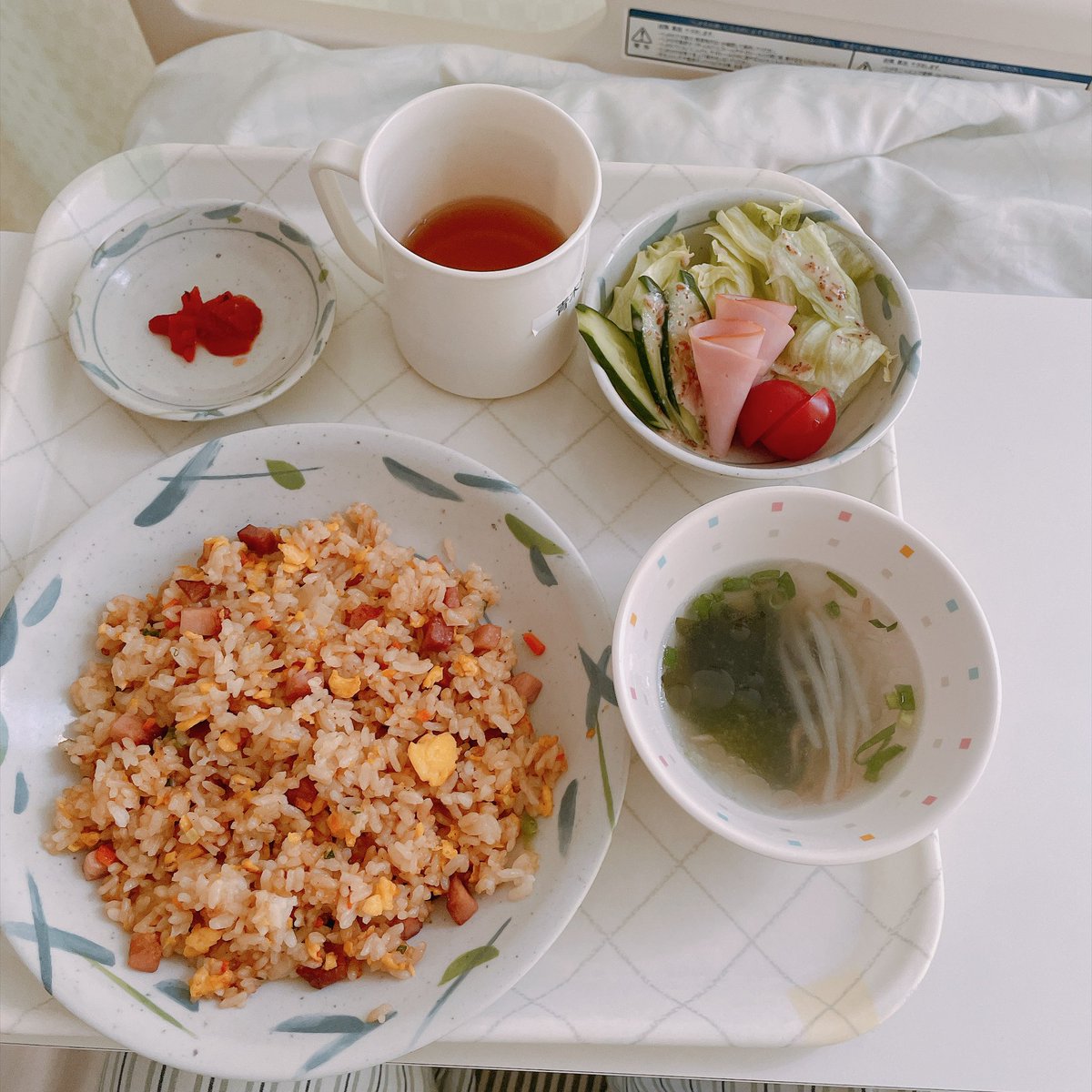 amakkosakura's tweet photo. 昼ごはん、晩ごはんは美味しくボリュームもたっぷりあったので、入院期間は病院食だけで耐えられた。全然痩せなかった。

昼ごはん https://t.co/Bz4zPuak7s