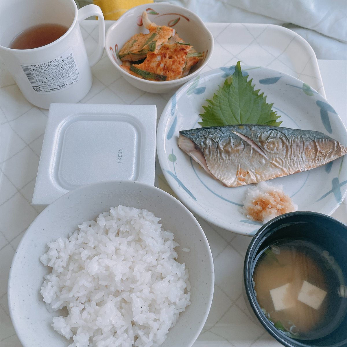 amakkosakura's tweet photo. 昼ごはん、晩ごはんは美味しくボリュームもたっぷりあったので、入院期間は病院食だけで耐えられた。全然痩せなかった。

昼ごはん https://t.co/Bz4zPuak7s