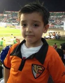 CharlieC_9's tweet photo. Golazo y lo sacan 

*niño hace su chamba y se retira* https://t.co/ydXicv8q6b
