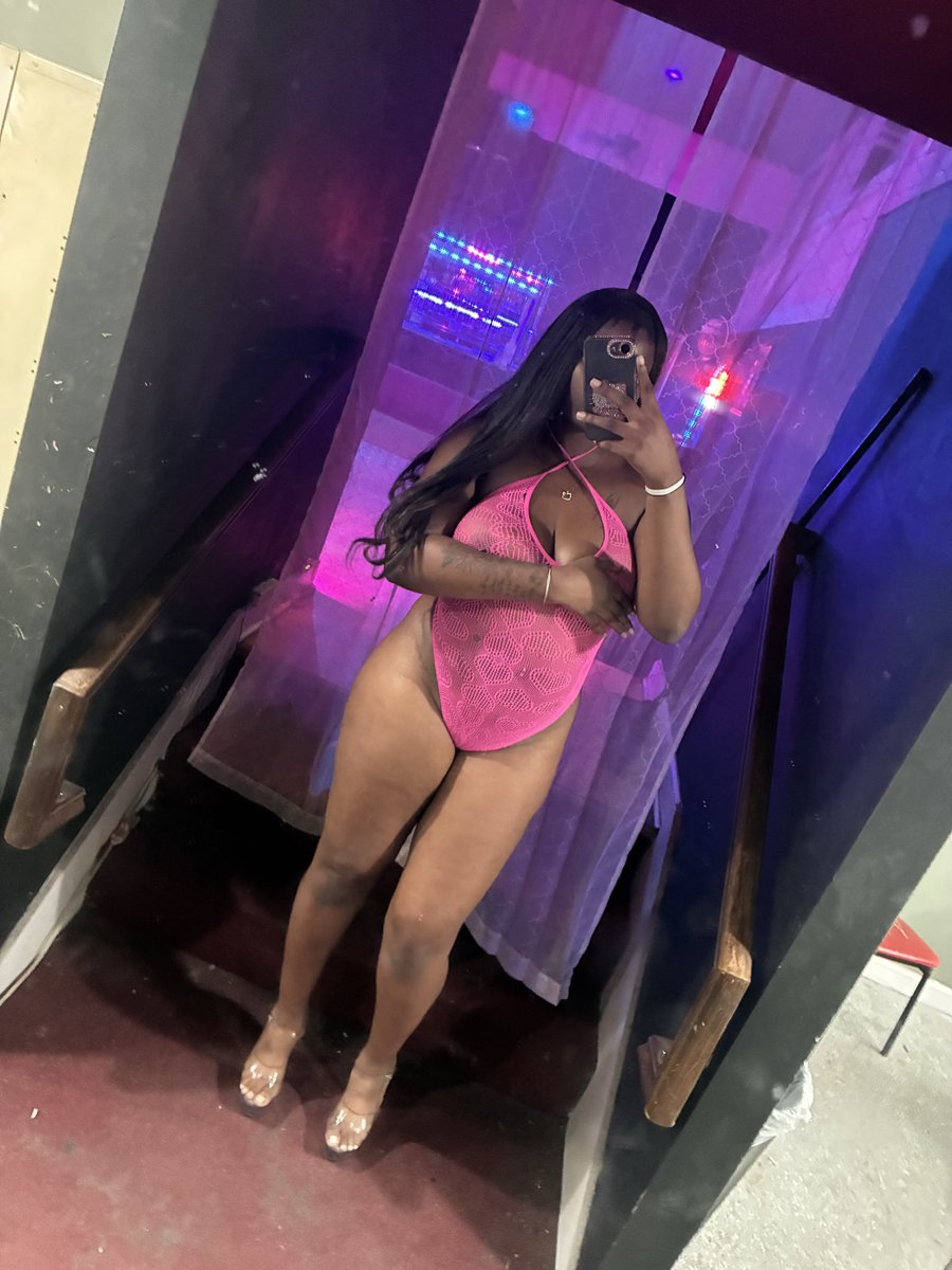 Kitty131423's tweet photo. Incase you was wondering what I have on right now🌸💕💋 https://t.co/NvqavNOGIV
