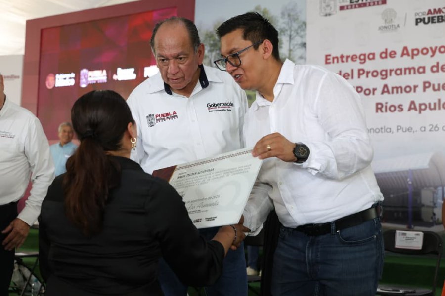 legado2_0mx's tweet photo. Fortalecimiento estatal al campo en Jonotla impulsa desarrollo regional
https://t.co/UrLZQUCkp7
#Puebla #Jonotla #apoyos @Gob_Puebla @Segob_Puebla @Bienestar_Pue https://t.co/otA7vDfREO