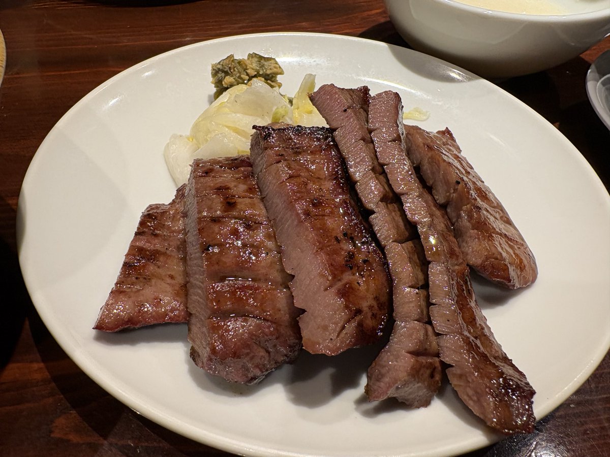 IU23T40's tweet photo. たまには牛タン食ったって良い https://t.co/LksF8UmIVi