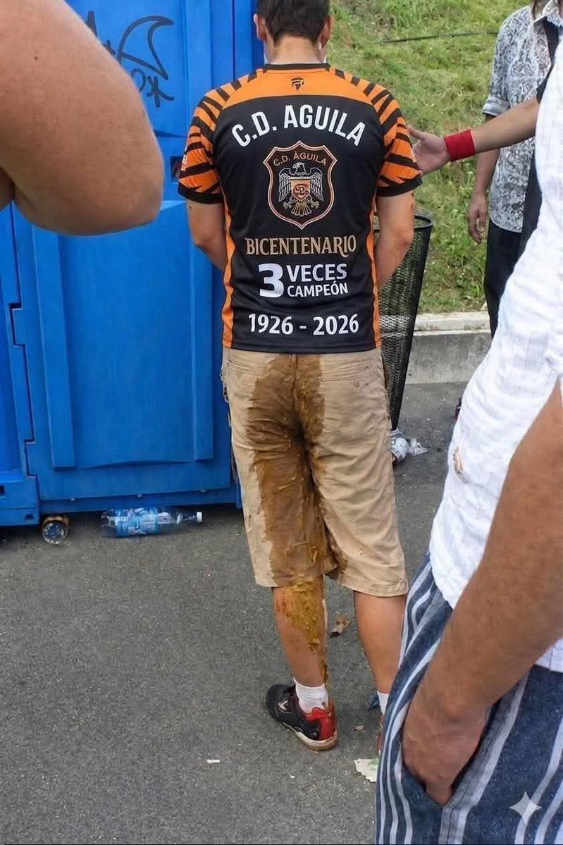 dosclic's tweet photo. @jwma242 @pancitowhitques LLAMEME PAPA, VUELVO Y REPITO NOS DUELE LA VERGA DE TANTOS PISARLOS EN SU MATORRAL COMO EN NUESTRA CASA. Busca la la cama y dormirte que mañana tenés que ir a hacer malabares en la roosevelt indio, 2-0 con uno menos y sin el equipo titular completo https://t.co/xyXWNIIGRI