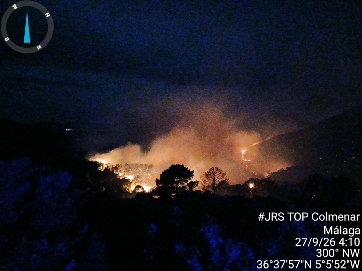 Plan_INFOCA's tweet photo. 🔴 ACTUALIZAMOS #Igualeja, #Málaga, en paraje Mirador de Igualeja.

MEDIOS:
👩‍🚒 120 bomberos forestales, 1 #BRICA, 4 #TOP, 1 #TEX, 1 subdirector #COP, 2 técnicos logística, 2 #AAMM
🚒 5 autobombas
📡 1 #UMMT, 1 #MOT
🩺 1 #UMIF https://t.co/3SQLnWrOZ9