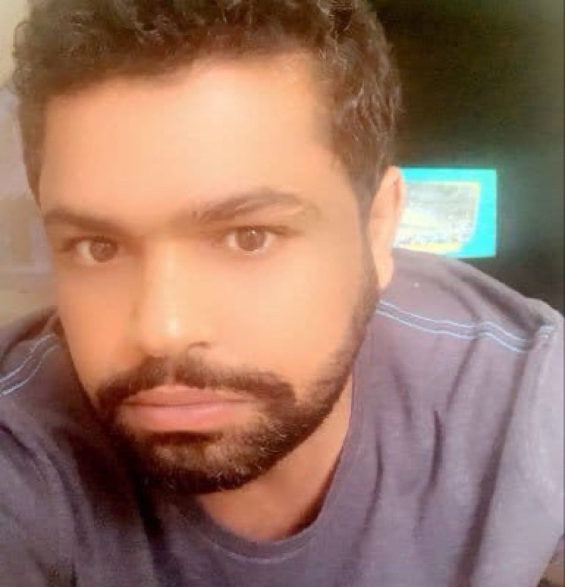 ali_88bb1's tweet photo. السادة الجهات الحكومية المختصه 
هذا متواجد داخل السعوديه ويقذف شرف نساء دول الخليج 
عنايتكم 
@MOISaudiArabia  
@pss_ar 
@ppgovsa 
@MOI__911 
@kamnapp
@NCA_KSA 
وطن بلا فساد 🇸🇦 https://t.co/9EZrLYYOI8