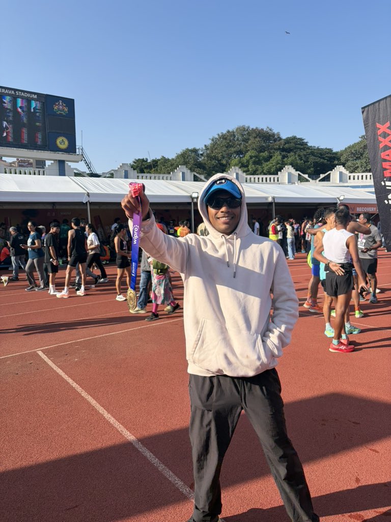 keerthisiddeshw's tweet photo. It's 2:53:56 

entirely fueled by tempo fuel, man. So proud to have built something like this.

AlphaFly broke apart at 16km, but mama didn't raise a quitter, baby https://t.co/m7lnz2rRYx