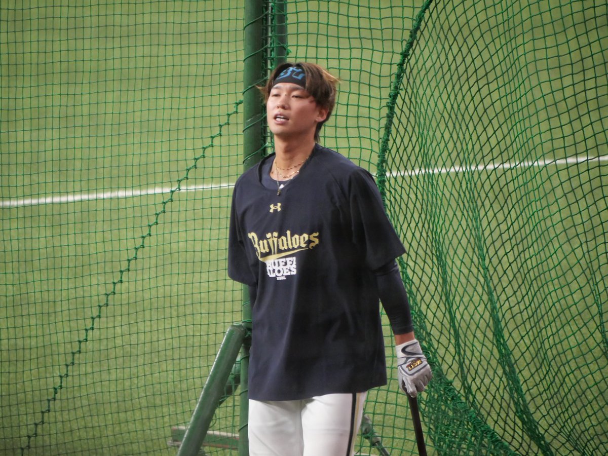 bs63370's tweet photo. バント練習
最後にしゅうなに教えてた😊
#石川亮 #堀柊那 
#Bs2026 https://t.co/QX0KUtODdP
