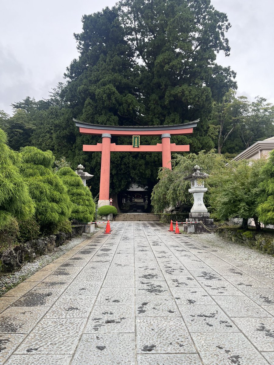 ____nana24's tweet photo. おはようございます‼️
ままと年に1度のライブに行きました🤟🏻🎧

寄った神社でおみくじ引いたら年始と全くおなじものが出て恐れていますが今年はかなり運が良いみたいです( ^ᵕ^)

昨日の夜食べた牛カツ美味しかった〜(🫵🏻 ᴖ ̫ ᴖ)💕🎵
とっても楽しかったです❕❕

山梨また来年👋🏻

 #SPYAIR #JLT2026 https://t.co/lBhjeljBA2