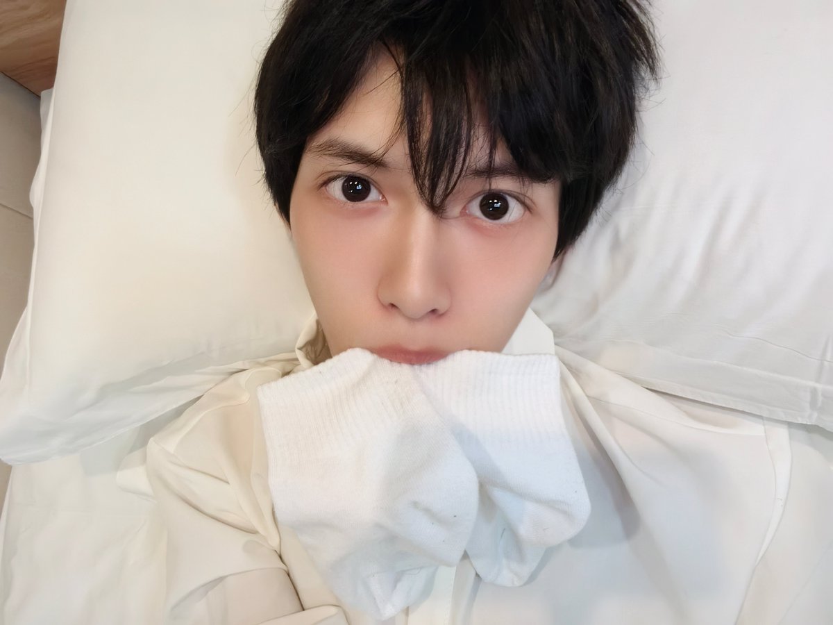 Asitu07's tweet photo. 假期也只能一个人过的悲伤，好想鼓起勇气主动出击一次 https://t.co/17AvlXbpaz