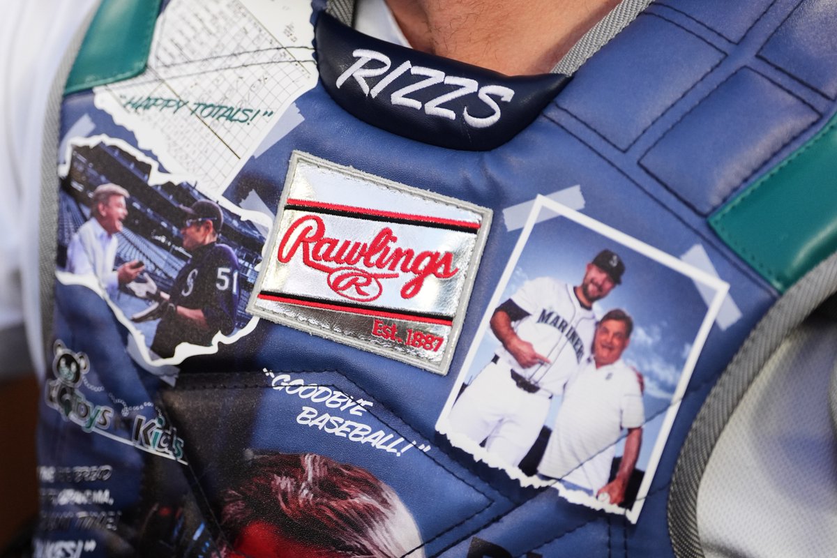 lindseywasson's tweet photo. Seattle #Mariners catcher Cal Raleigh wears a custom chest protector featuring Mariners radio play-by-play announcer Rick Rizzs during a baseball game against the Los Angeles Angels, Saturday, Sept. 26, 2026, in Seattle. (AP Photo/Lindsey Wasson) https://t.co/olPG6wXQxx