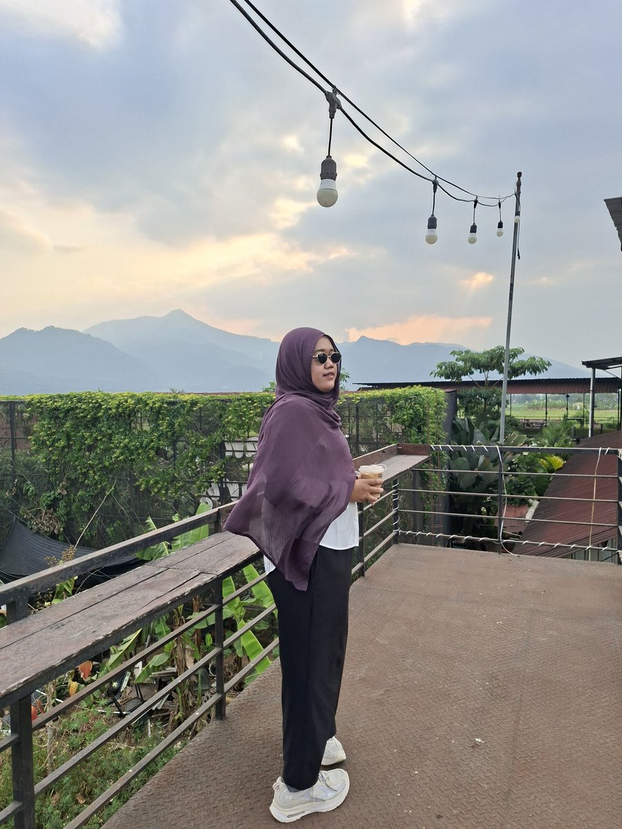 ulfahfatwal's tweet photo. Jadi gimana kabar? https://t.co/001Ap0jknV