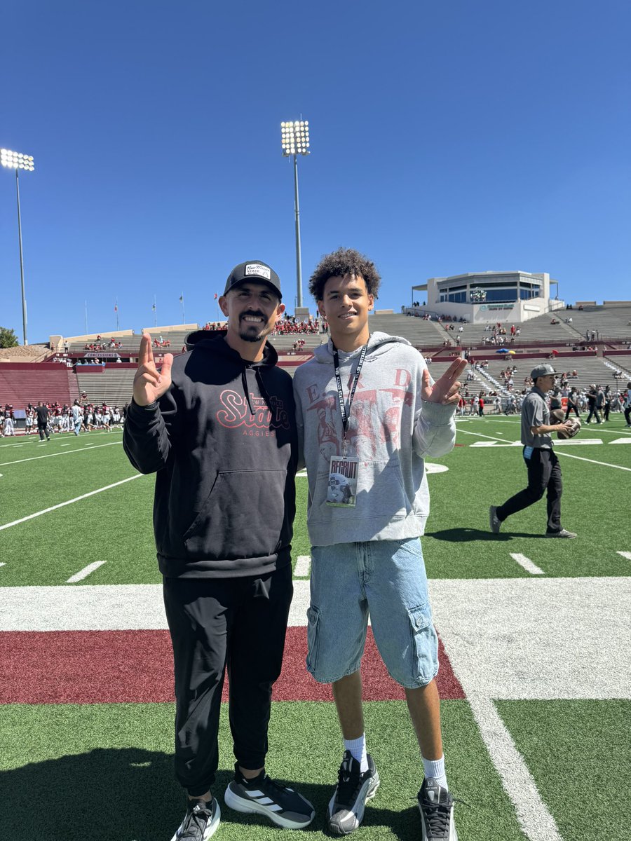 MylesPolite's tweet photo. Had a great Game Day visit at @NMStateFootball! Appreciate @coachC_Cormier, @coachsteveirvin and @CoachHFernandez for showing love and taking the time to talk with me today.

Looking forward to staying connected and continuing to build! 🌵

#AggieUp @CoachHathcock @CoachBartz @CoachKO27 @perry_pumas @perrypumas