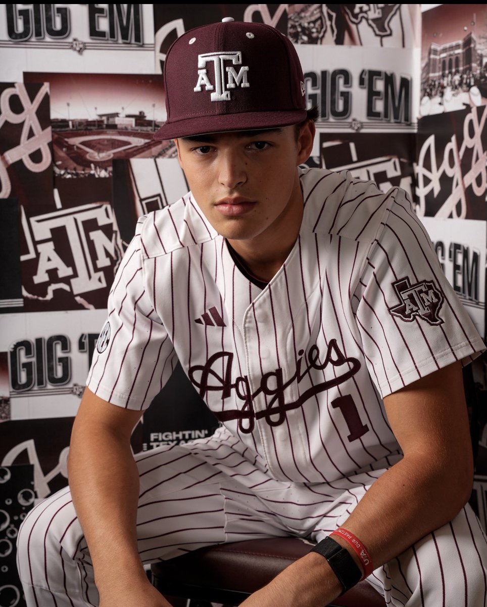 derobrooks7's tweet photo. Beyond blessed and grateful to announce that I'm committed to continue my academic and baseball career at Texas A&amp;M! Thank you, God, my parents, and everyone who has supported me. Huge thank you to Coach Earley and the entire @AggieBaseball coaching staff!  #GigEm https://t.co/Of9rfUIUh7