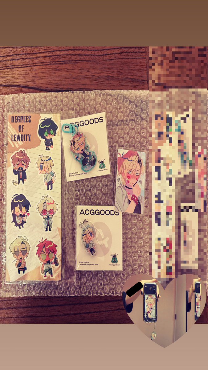 _L4NIT4's tweet photo. eeeeeek !!!!
my dol merch arrived ^^ https://t.co/njx5IetsR7