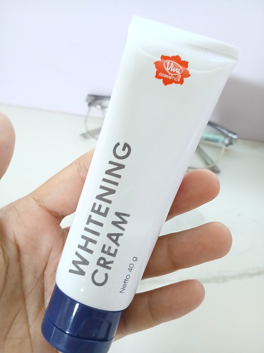 softieshofies_'s tweet photo. Recommended banget, pakai ini waktu mau tidur, paginya auto muka cerah bersih, bahkan di buat bersih² rumah sebelum mandi pagi muka masih cerah😭☝🏻 https://t.co/aOtUVbhaYT