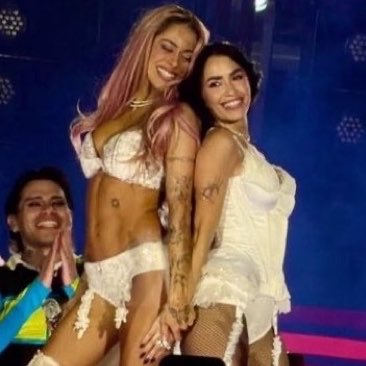 staylvnder's tweet photo. LALI: “esta invitación es por las niñas que fuimos, pero sobre todo por las mujeres en las que nos convertimos" 

lo histórico que es esto ❤️ https://t.co/L8mQWXoDmo