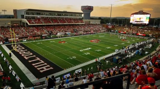 FCRecruits's tweet photo. LETS DISCUSS RECRUITING 

C/o 27, 28, 29 &amp; 30! If You Are Interested In Being Recruited By Western Kentucky University ( @WKUFootball ) COMMENT film, RETWEET &amp; DM us. We Are Sending Over Playmakers For Evaluation.

Coaches &amp; Parents Reach Out!

#TheHomeOfRecruiting🏭 https://t.co/Y02eN38Uwp