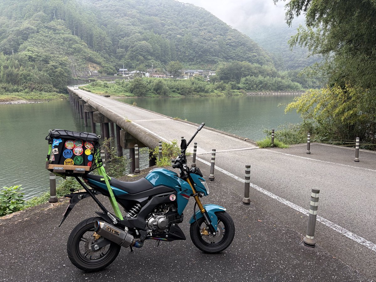 naoki780's tweet photo. おはようございます
昨日は四国をちょろっと走り回りました
もっと行けるかと思ってたけど、時間が足りず…
四国って広いね
3、4日かけるくらい必要かも
最後フェリーに帰ってくる時の土砂降りの中の真っ暗な国道194号線は怖かった〜😭

#Z125PRO
#原二旅 https://t.co/OcORSFYKeg