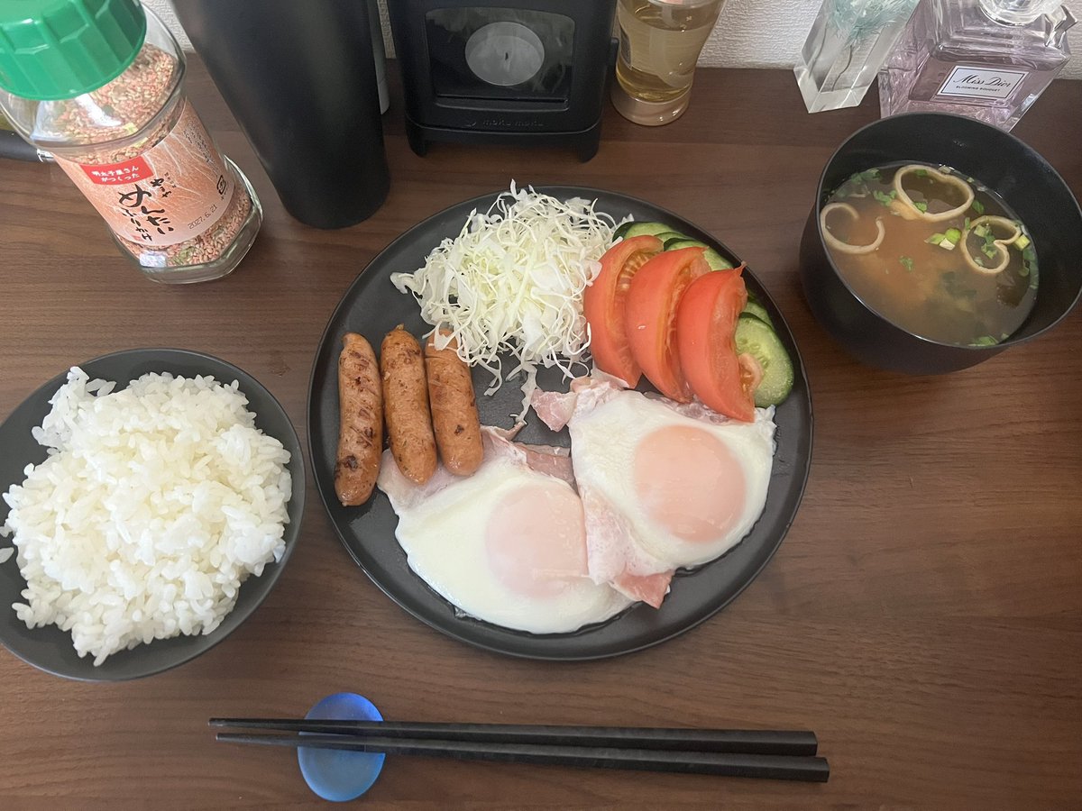 Haruka_3786's tweet photo. おそらくみんなの理想の朝ごはんであろうもの https://t.co/Co4uNaE2SM