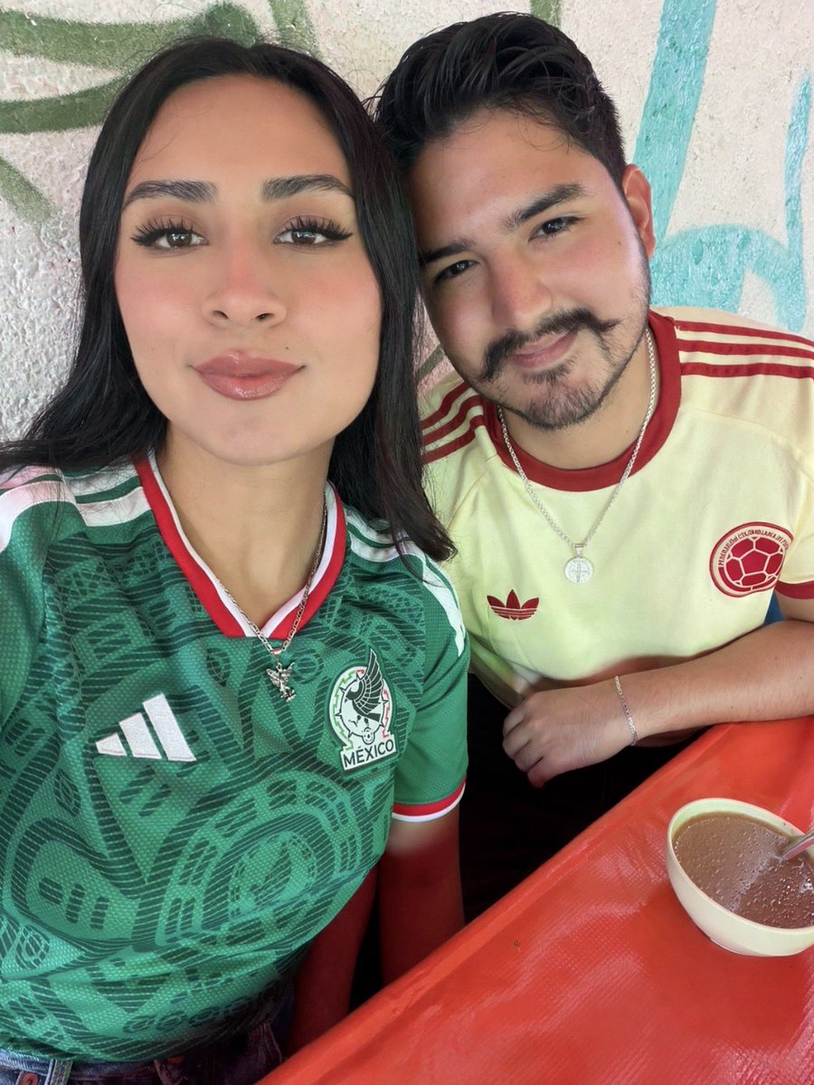 moonnzze's tweet photo. #LaEraDeRafa 
🇲🇽❤️‍🔥🇨🇴 https://t.co/bhS97g0V5R