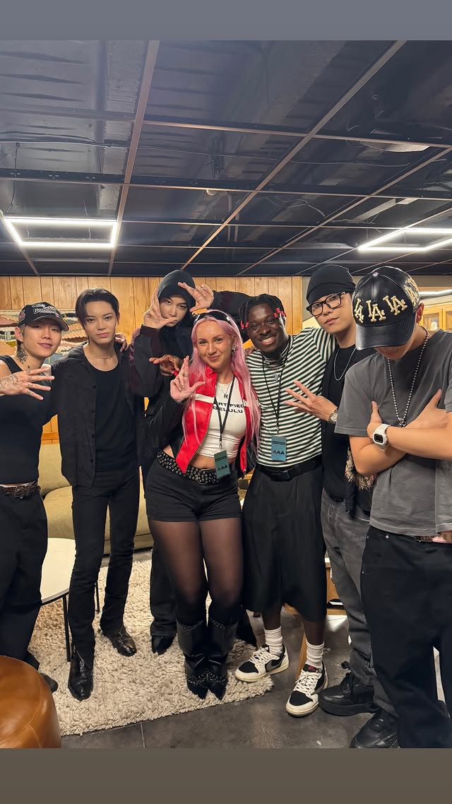 LNGSHOTBoost's tweet photo. [INSTAGRAM] 260927 

@.realpelmx Instagram Story with Jay Park and LNGSHOT at Serenades &amp; Body Rolls World Tour in Los Angeles.

#LNGSHOT #롱샷 #SerenadesAndBodyRolls_In_LosAngeles https://t.co/IzGwwe0WDJ