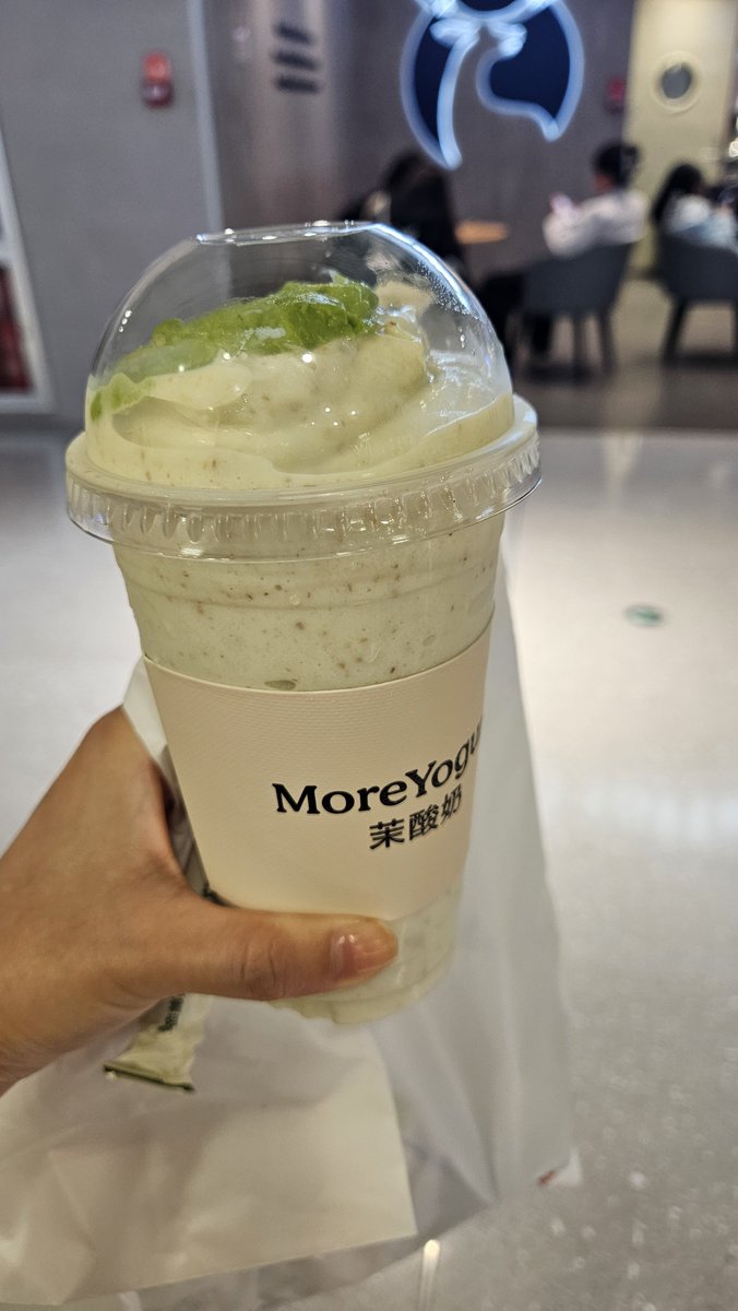 sophie_604's tweet photo. 음료편-모어요거트 아몬드아보카도요거트스무디 유명하대서 도전해봣는데 오 완내스ㅋㅋ친구가 추천해준 야인선생 젤라토 맛있었다 근데 판좡창69호 짜장면이랑 가격똑같앗음(38위안)... 몰리티는 맛차음료 시켜봤는데 걍 그랫으 난 자스민베이스는 내스탈아닌거가태 https://t.co/99zMVSasLl