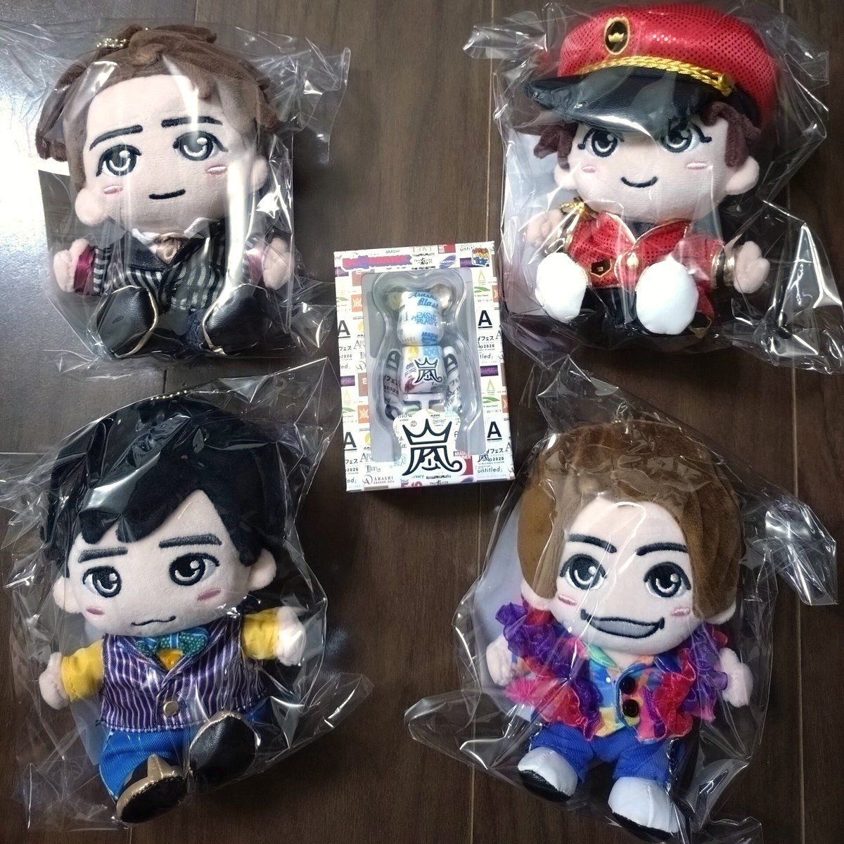 YuYu__AmNoS__'s tweet photo. 嵐さんのぬいぐるみとライブロゴベアブリックが届きました☺️🎁
可愛い🥹 https://t.co/XxpSXe4wfj