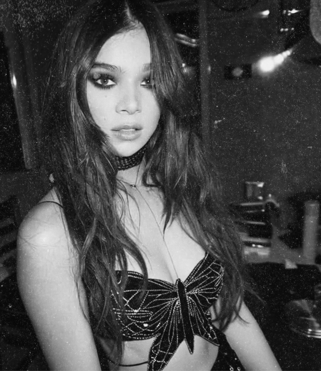 ChaoticHallows's tweet photo. ⠀

⠀⠀⠀⠀⠀⠀i. The Art of Innocence

⠀ https://t.co/FxcII0eFmO