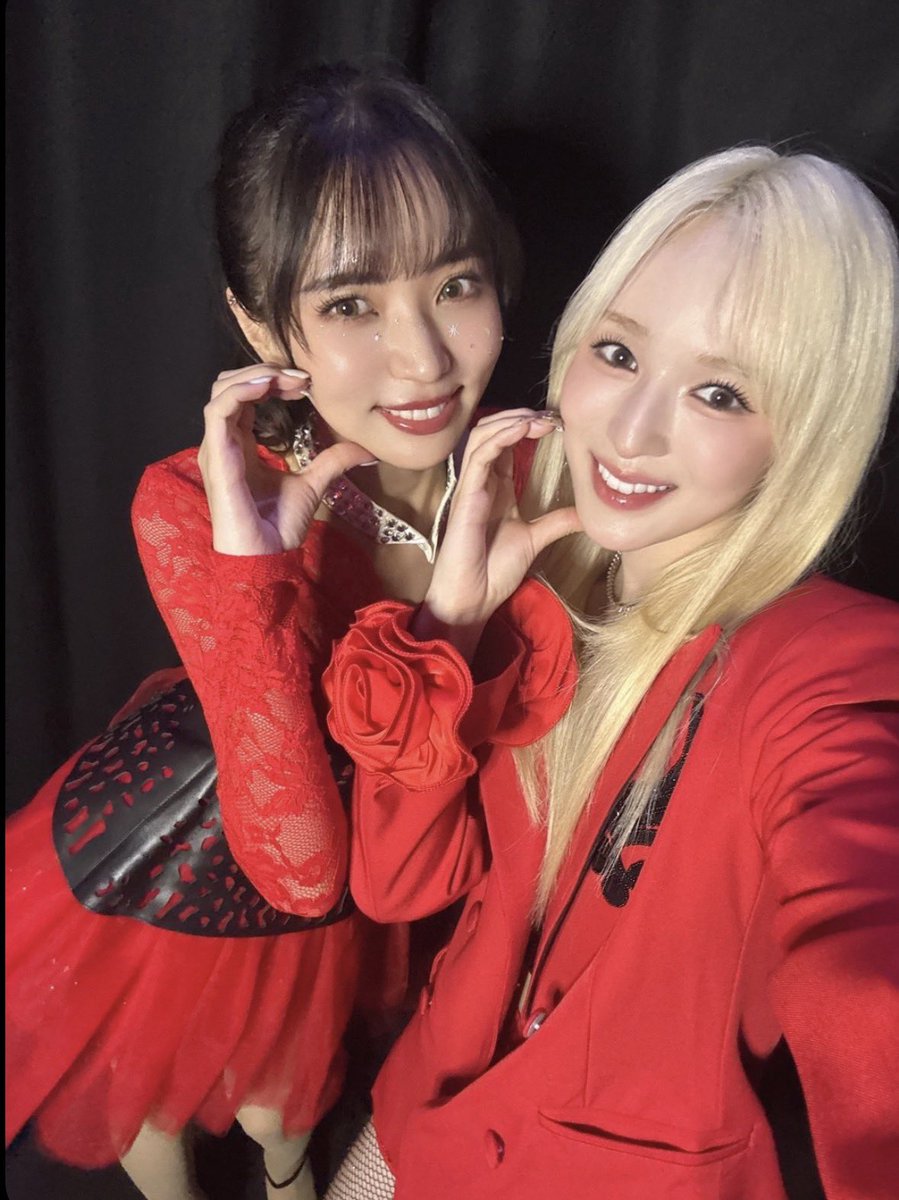 kei_me11's tweet photo. わぁぁぁぁぁゆいぽんとすず！！ゆいぽんとすずがツーショ撮ってる😭😭😭 https://t.co/Cn3vF6sgwH