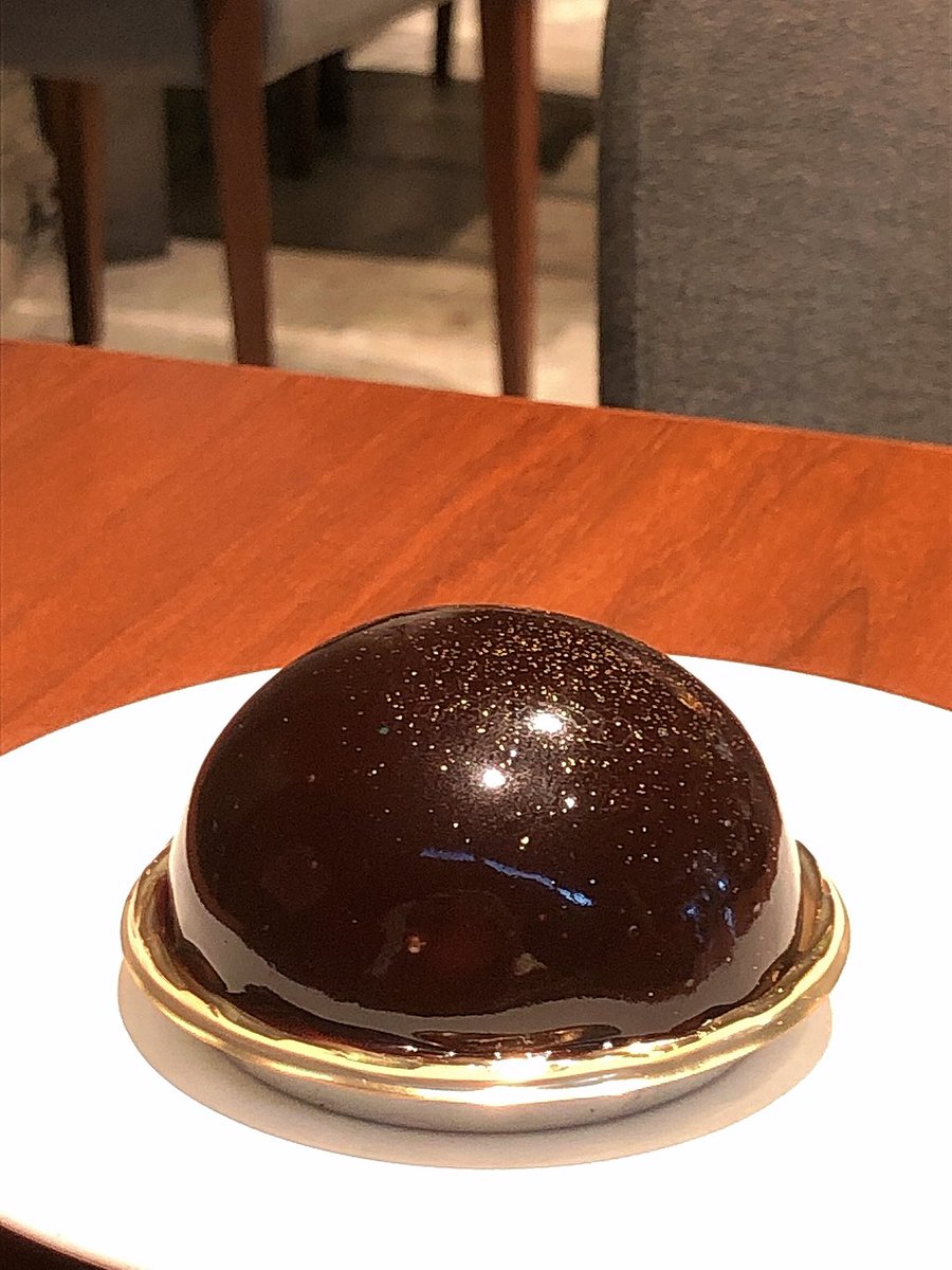 GRACE08468403's tweet photo. 朝ごはん、チョコレートバンクさん(つ🕶)✨️

・フレンチトースト
setドリンク チョコレートドリンク(ICE)
・ショコラドーム(黒)

かき氷もう終わってた( ߹ㅁ߹)

 #朝ごはん  #鎌倉  #チョコレートバンク  #チョコレート  #フレンチトースト  #モーニング https://t.co/aCI6xwNRqV