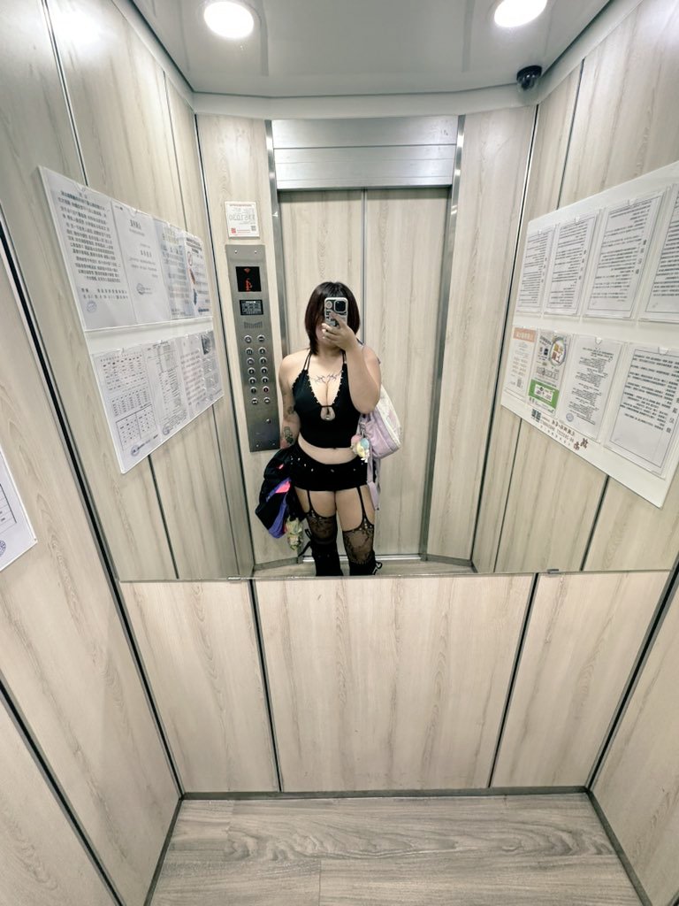 daniel_kay62020's tweet photo. 準備出門
感覺有點小性感欸😍 https://t.co/0Q2gMbH5ko
