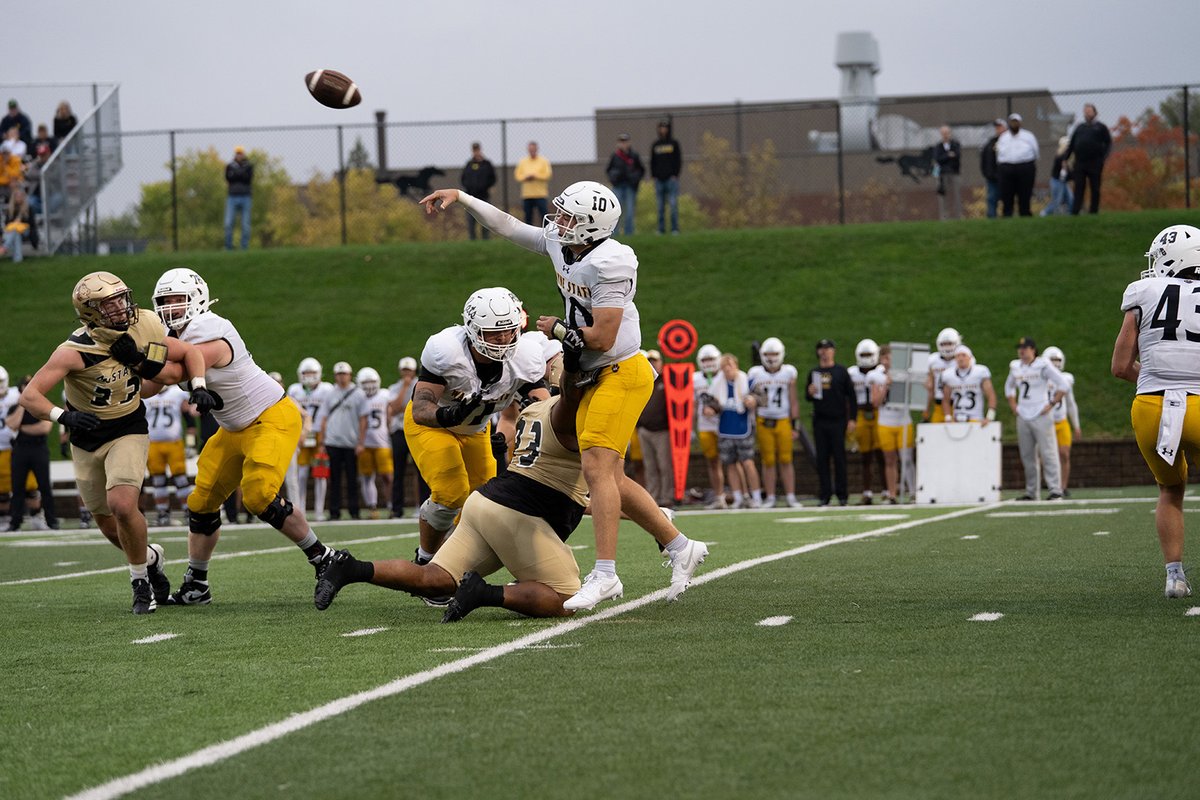 wscwildcats's tweet photo. Big second half for @WayneStFootball helps Wildcats tame stubborn Mustangs 38-24.  #NSICFB  #PlayforthePaw
https://t.co/v7oA1Iojzy https://t.co/OZC5flQNst
