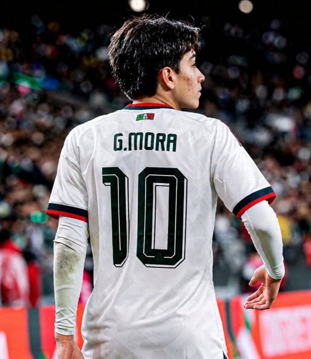 Istereeg's tweet photo. Gracias por nacer en México Gilberto Mora.
Talento GENERACIONAL. https://t.co/mvnVSNj137