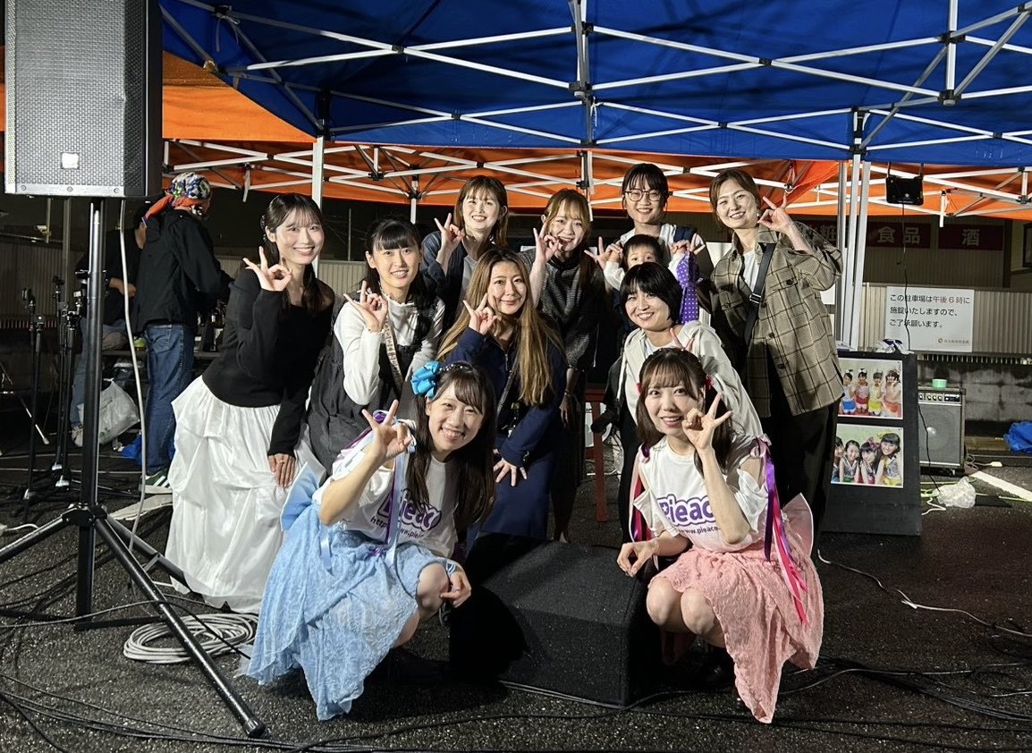 miki26k's tweet photo. 2026年嵐山夏まつりにて、
嵐山町アイドルユニットPieace、
解散いたしました。

卒業生も集まり、最高のラストとなりました！

21年間ありがとうございました！！！ https://t.co/QiVD1WQEEJ